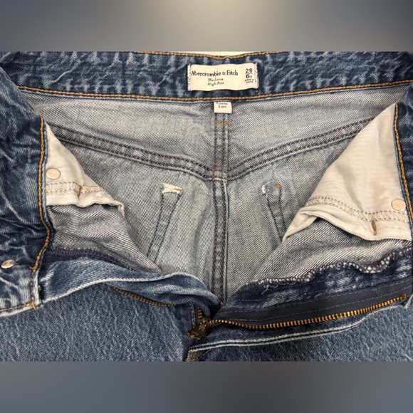 Abercrombie & Fitch Women's Straight Leg Blue Jeans - Picture 3 of 6